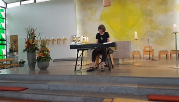 Die Liedermacherin Stefanie Schwab aus Würzburg