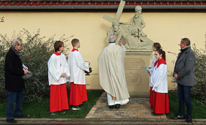 Gruppenbild vor dem Kreuzschlepper